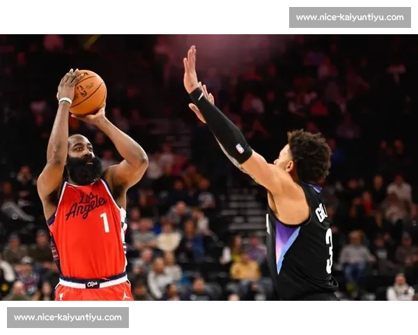 哈登 2 年 8150 万续约快船！鲍威尔成交易核心，快船瞄准内线补强