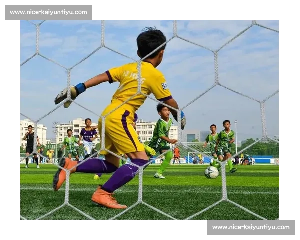 米娜瓦尔寄语喀什杯青少年足球赛:以绿茵为桥,共筑团结梦想 米娜瓦尔寄语喀什杯青少年足球赛:以绿茵为桥,共筑团结梦想